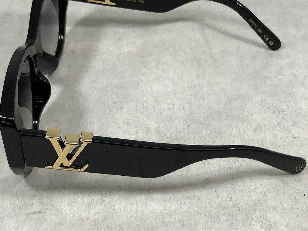 Louis Vuitton Sunglasses – LV Icon Cat Eye Black Z1733E (Pre-owned, Box)