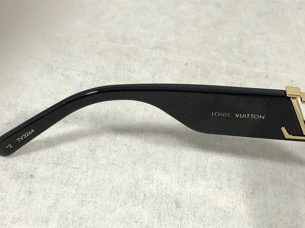 Louis Vuitton Sunglasses – LV Icon Cat Eye Black Z1733E (Pre-owned, Box)