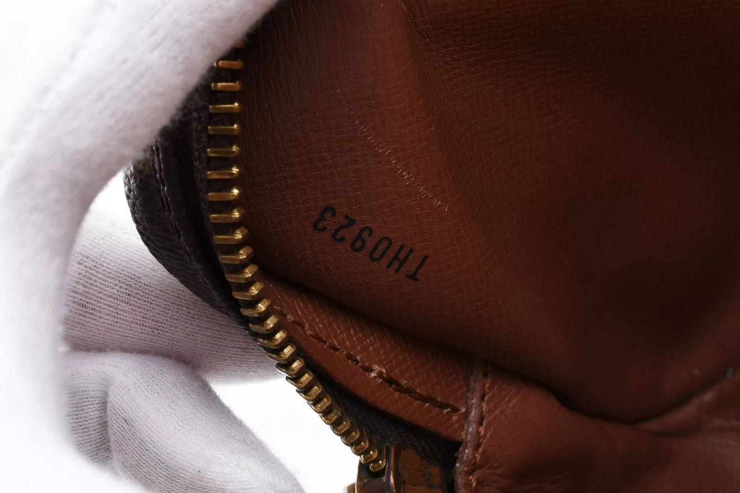 Louis Vuitton Red Interior Shoulder Bag – Monogram Canvas (M51828)