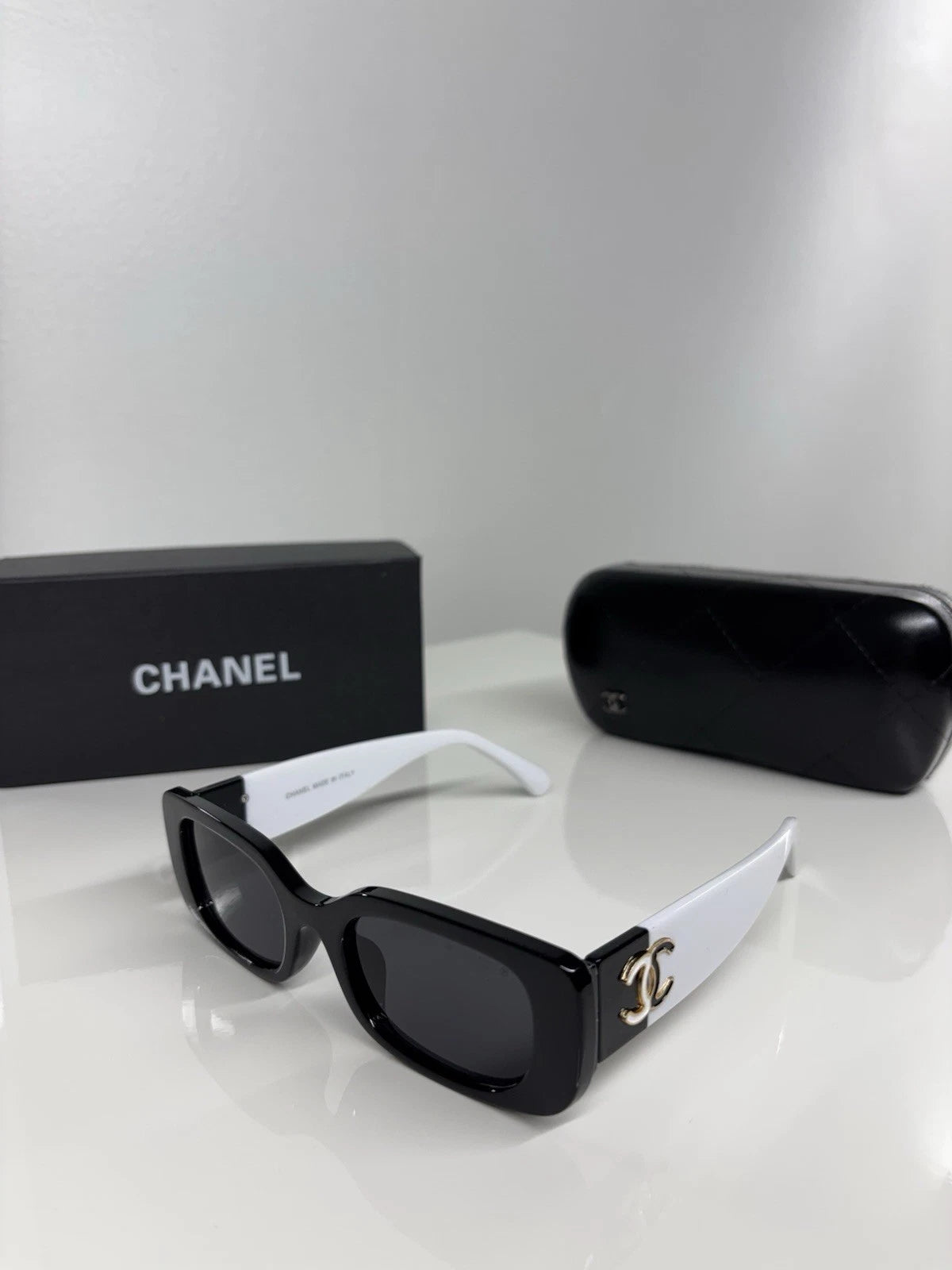CHANEL 5525 Polarized Black & White Rectangle Sunglasses – Women