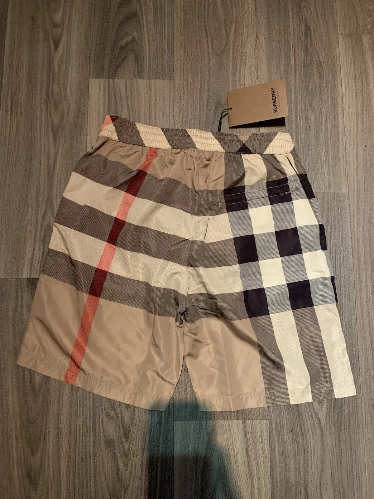 Burberry Men's Shorts – Nova Check Cotton Chino (Beige, Size L)