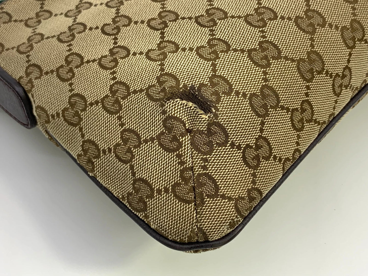 Gucci GG Canvas Sherry Crossbody Bag – Brown (189749 Authentic Pre-owned)