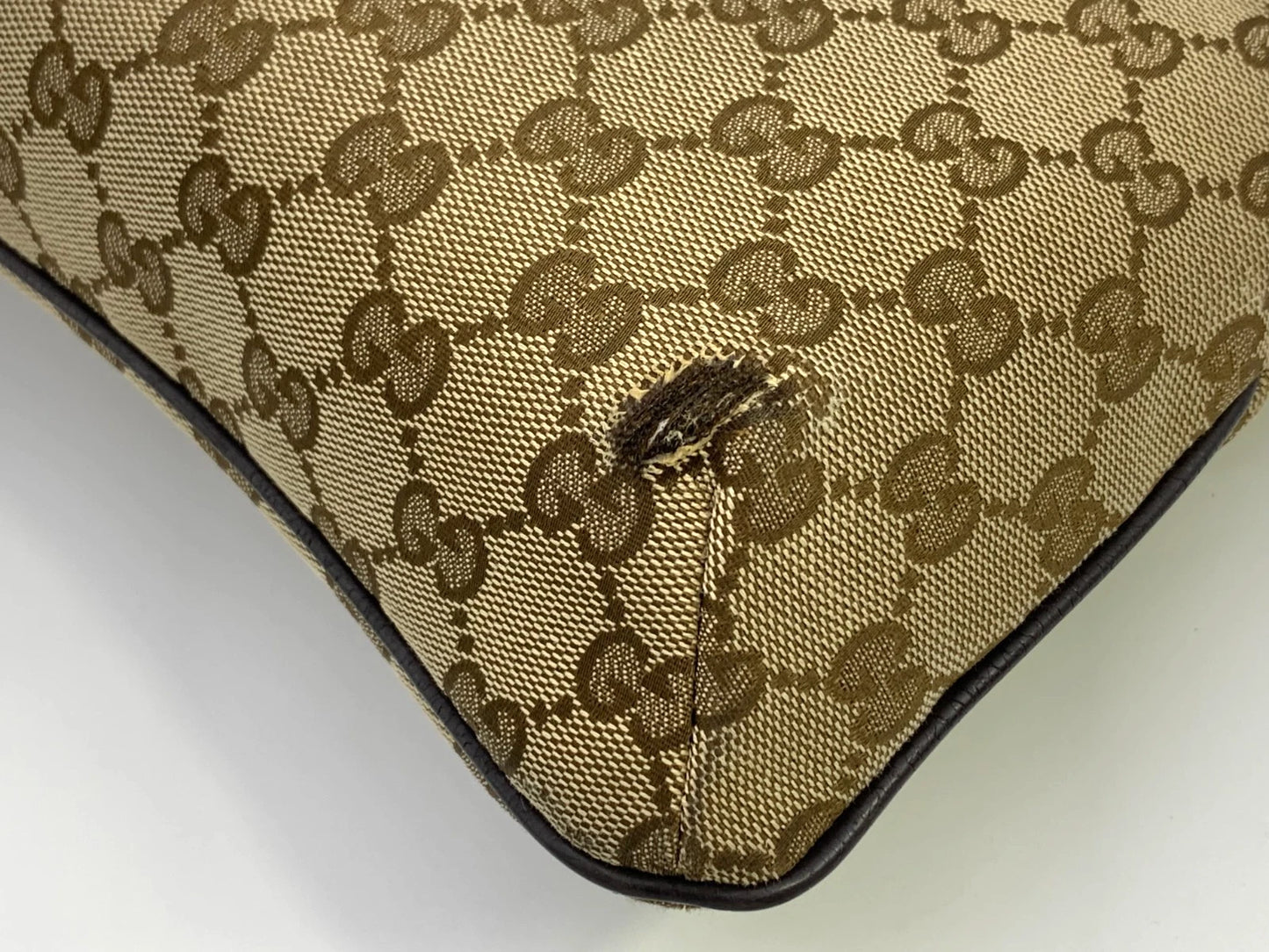 Gucci GG Canvas Sherry Crossbody Bag – Brown (189749 Authentic Pre-owned)